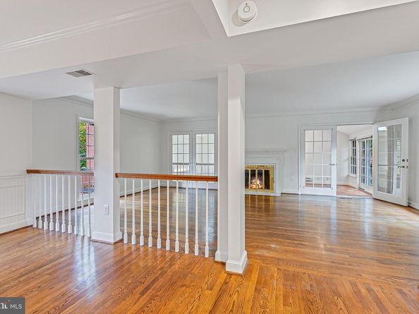 2424 S Queen Street, Arlington VA 22202