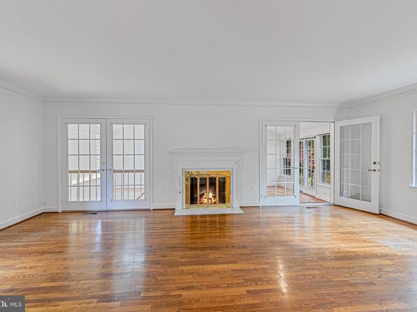 2424 S Queen Street, Arlington VA 22202