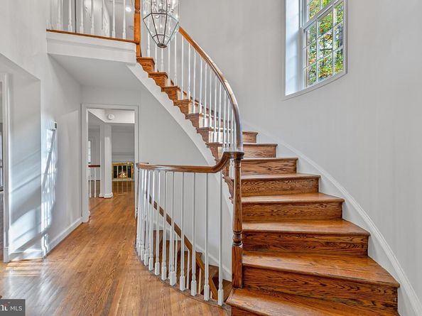 2424 S Queen Street, Arlington VA 22202