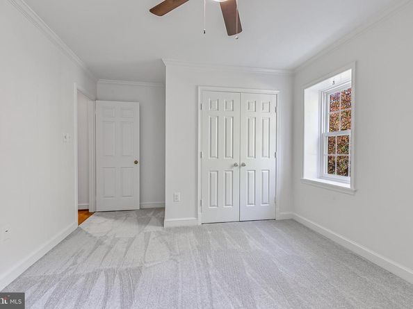 2424 S Queen Street, Arlington VA 22202