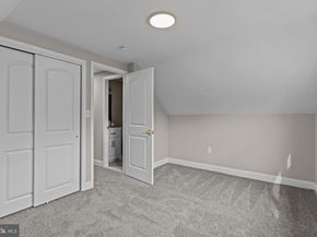 14 Iris Road, Levittown PA 19057