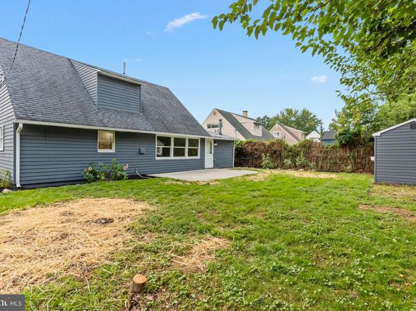 14 Iris Road, Levittown PA 19057