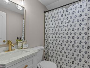 14 Iris Road, Levittown PA 19057
