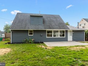 14 Iris Road, Levittown PA 19057