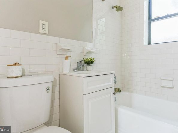 212 Oakwood Street SE 115, Washington DC 20032