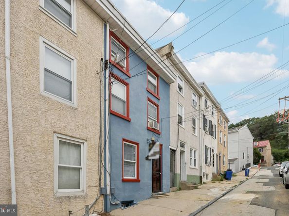 186 Conarroe Street, Philadelphia PA 19127