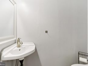 186 Conarroe Street, Philadelphia PA 19127