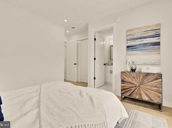 2610 41st Street NW 3, Washington DC 20007