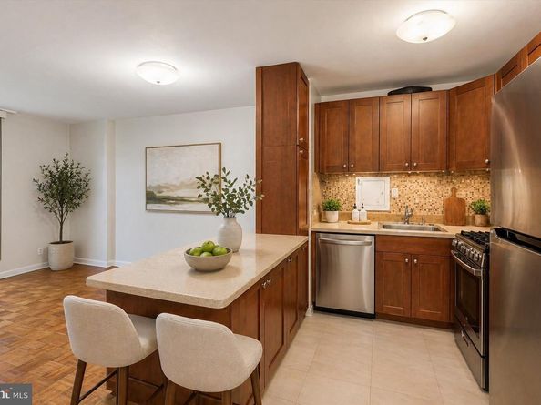 950 25TH Street NW 709N, Washington DC 20037
