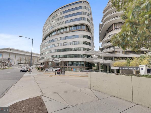 950 25TH Street NW 709N, Washington DC 20037