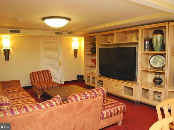 950 25TH Street NW 709N, Washington DC 20037