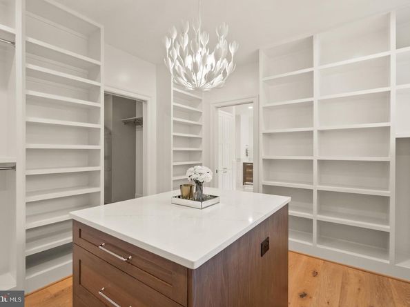 3556 N Valley Street, Arlington VA 22207