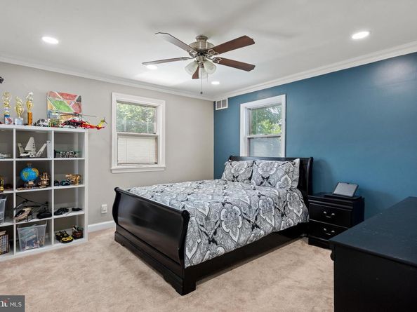50 Schoolhouse Lane, Broomall PA 19008