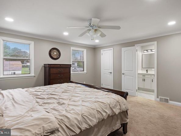 50 Schoolhouse Lane, Broomall PA 19008