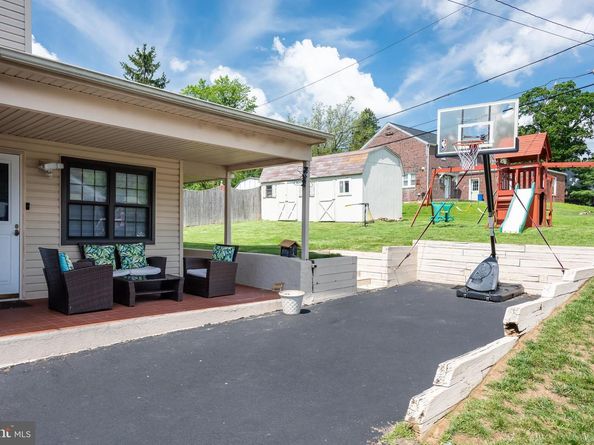 50 Schoolhouse Lane, Broomall PA 19008