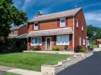 50 Schoolhouse Lane