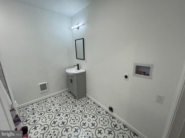 2556 S Robinson Street, Philadelphia PA 19142