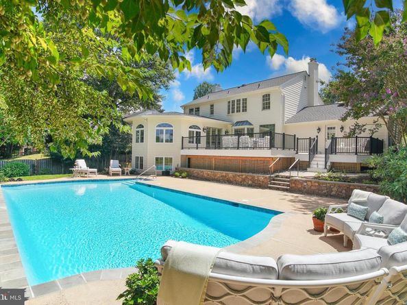 2504 W Meredith Drive, Vienna VA 22181