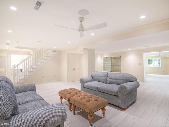 2504 W Meredith Drive, Vienna VA 22181