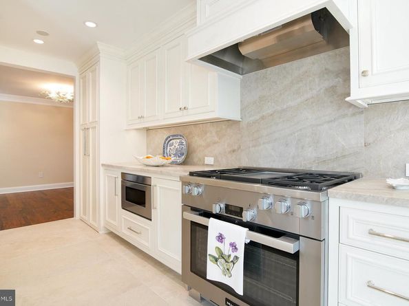 2504 W Meredith Drive, Vienna VA 22181