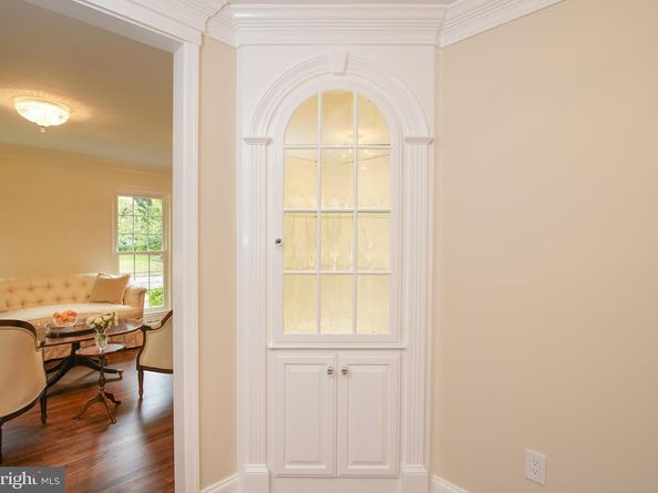 2504 W Meredith Drive, Vienna VA 22181