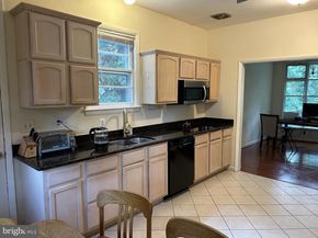 2735 S Grove Street, Arlington VA 22202