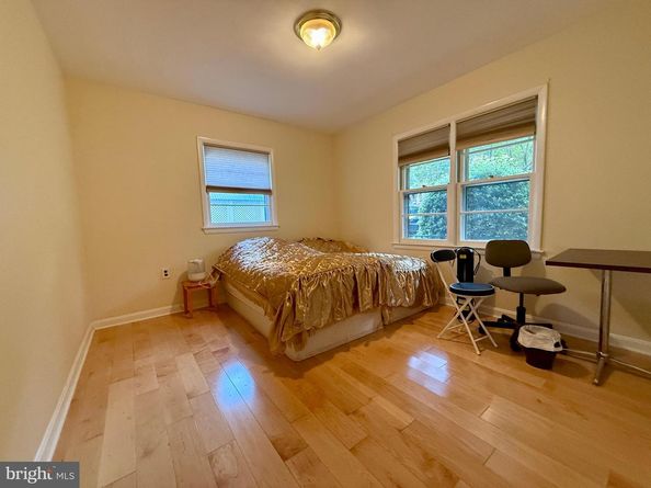 2735 S Grove Street, Arlington VA 22202