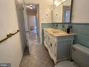2735 S Grove Street, Arlington VA 22202