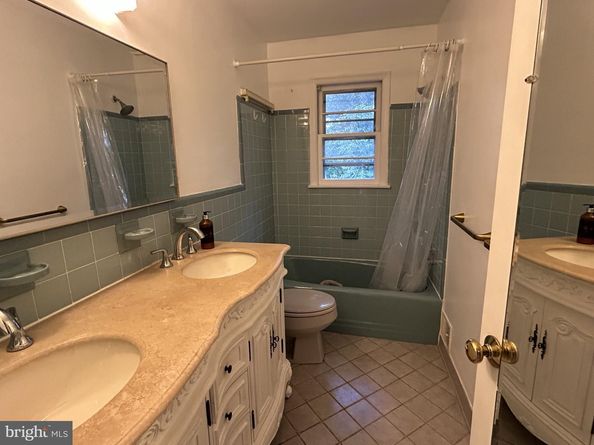 2735 S Grove Street, Arlington VA 22202