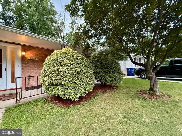 2735 S Grove Street, Arlington VA 22202