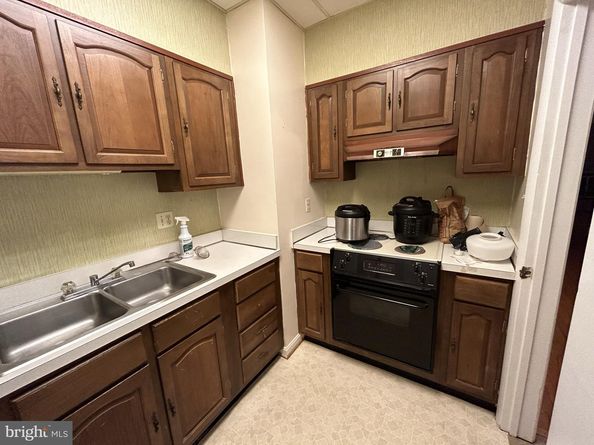 2735 S Grove Street, Arlington VA 22202