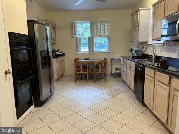 2735 S Grove Street, Arlington VA 22202