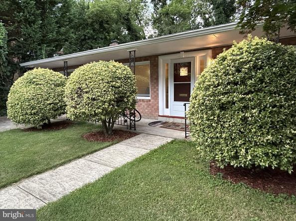 2735 S Grove Street, Arlington VA 22202