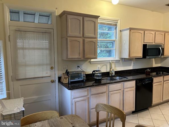 2735 S Grove Street, Arlington VA 22202