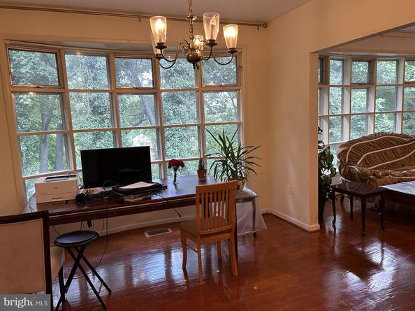2735 S Grove Street, Arlington VA 22202