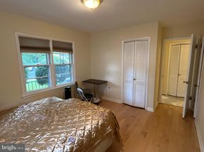 2735 S Grove Street, Arlington VA 22202