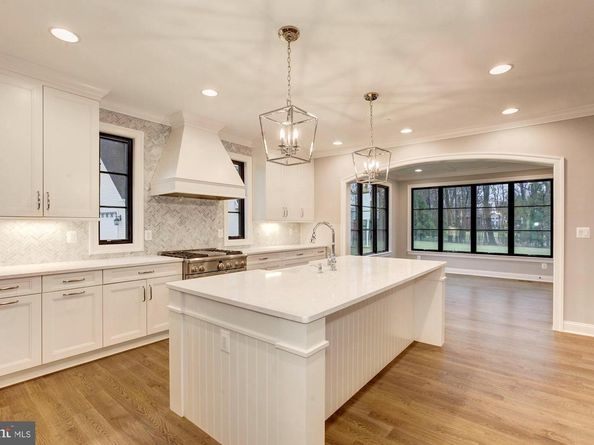 9425 Falls Road, Potomac MD 20854