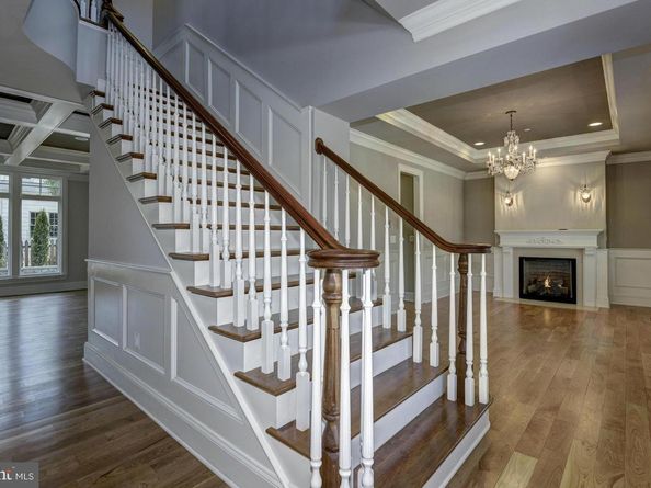9425 Falls Road, Potomac MD 20854