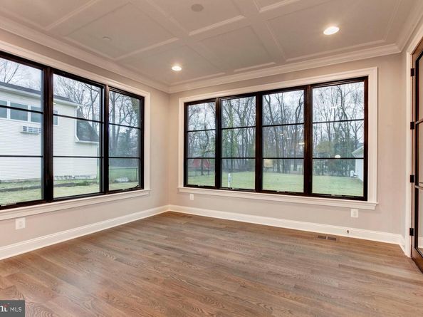 9425 Falls Road, Potomac MD 20854