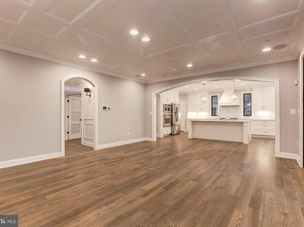 9425 Falls Road, Potomac MD 20854