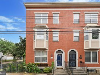 1720 W Oxford Street