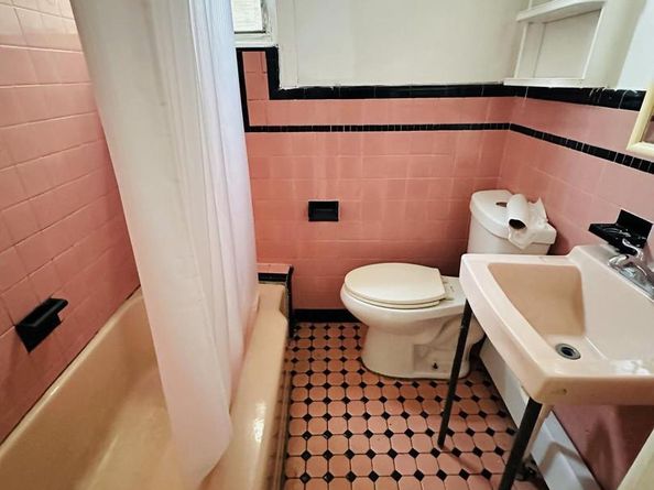 2031 S 4TH Street, Philadelphia PA 19148