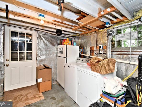 605 Crown Street, Willow Grove PA 19090