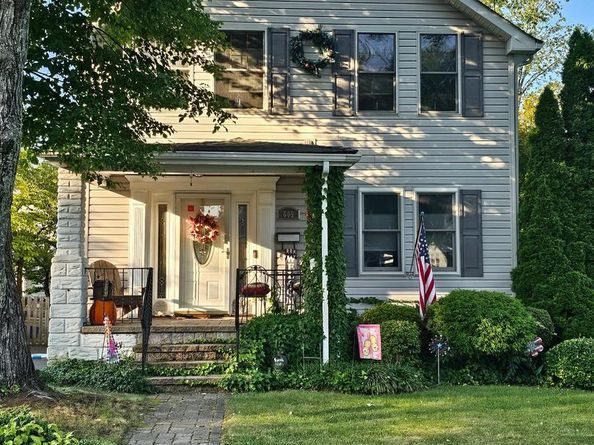 605 Crown Street, Willow Grove PA 19090