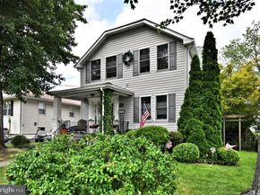 605 Crown Street, Willow Grove PA 19090