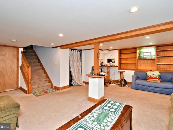 605 Crown Street, Willow Grove PA 19090