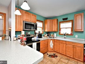 605 Crown Street, Willow Grove PA 19090