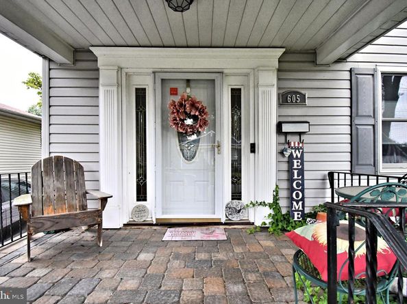 605 Crown Street, Willow Grove PA 19090