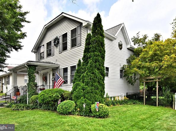 605 Crown Street, Willow Grove PA 19090