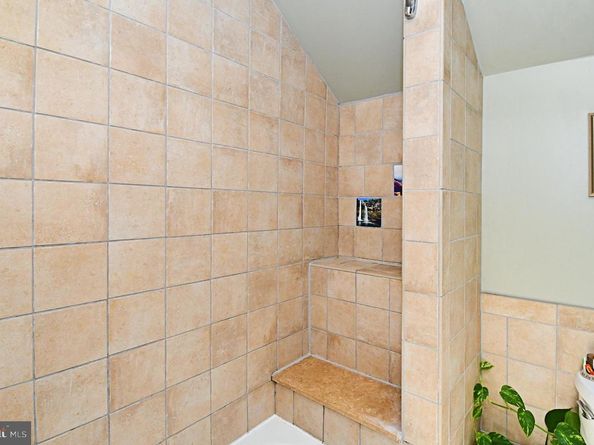 605 Crown Street, Willow Grove PA 19090